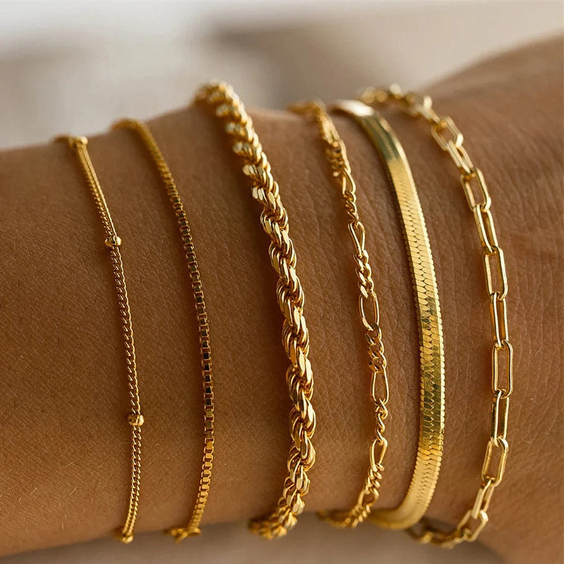 Conjunto de 4 peças de pulseiras de metal com imitação de cobra e strass